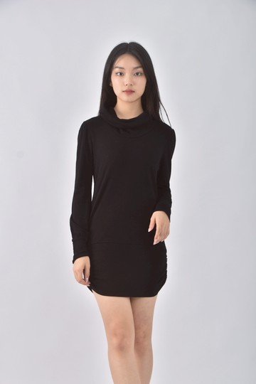 (S) ined質感圓領黑色洋裝