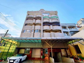 岡山單坪1字頭❤️大坪數電梯三房❤️車位好抽｜高雄市岡山區博仁街