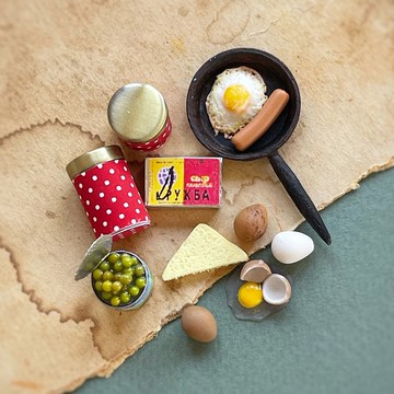 用於烹飪早餐的微型廚房套裝