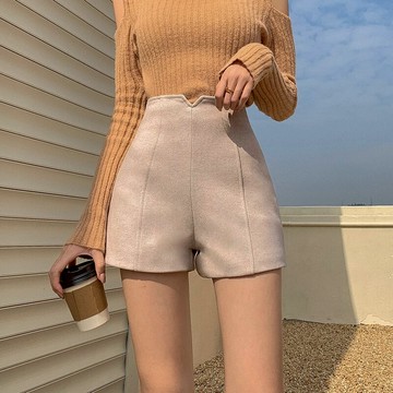 秋冬毛呢短褲女外穿高腰打底靴褲新款2021爆款小個子闊腿杏色冬季