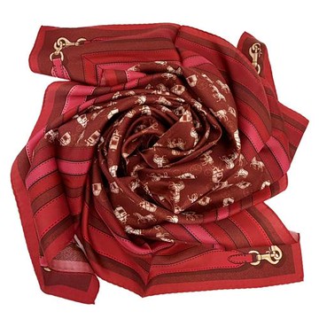 【COACH】經典馬車LOGO 100%蠶絲絲巾方巾領巾圍巾(漿果紅)