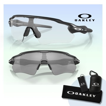 【Oakley】Radar Ev Path 變色運動太陽眼鏡(OO9208-13 Clear To Black Iridium Photochromic 鏡片)