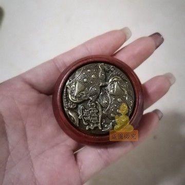 免運🔥手把件 小葉紫檀聚寶盆 時來運轉手把件 招財轉運平安辟邪擋災 實木雕刻文玩擺件 祈福開光過香爐 辦公桌擺飾