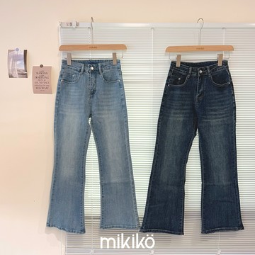 美木子【 微喇叭 牛仔褲 】現貨+預購｜彈力布料 刷色好看微喇叭牛仔九分褲 淺藍牛仔褲 喇叭褲【B202166】