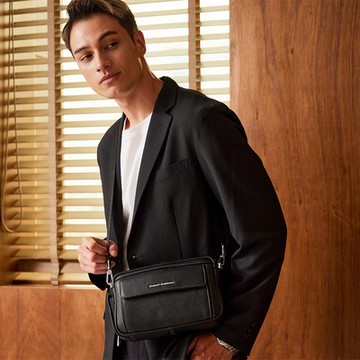 【金安德森】STORY 2WAY前袋掀蓋斜背包(中)-黑色