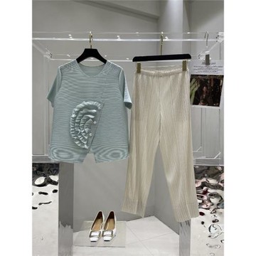 2025夏季立體釘珠寬松大碼休閑高貴優雅氣質中年褶皺媽媽時尚套裝