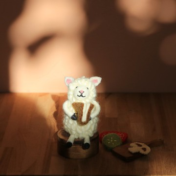 安安靜靜// 羊毛氈鑰匙圈//書本捲捲羊