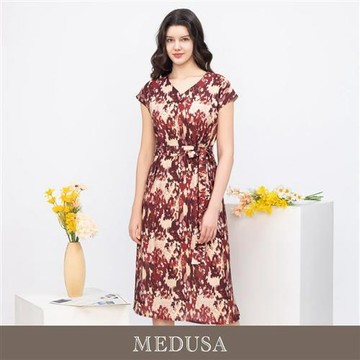 現貨【MEDUSA 曼度莎】午後約會酒紅暈染綁帶嫘縈洋裝（M-XL）｜嫘縈洋裝 綁帶洋裝 約會穿搭