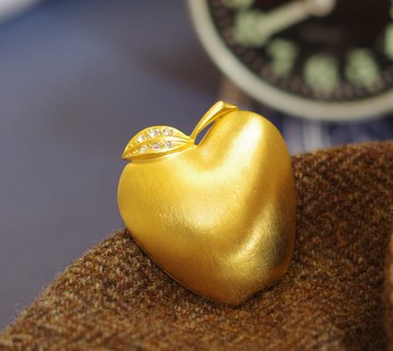 老又好 古董金色啞光霧面水果蘋果萊茵石別針胸針 B1820