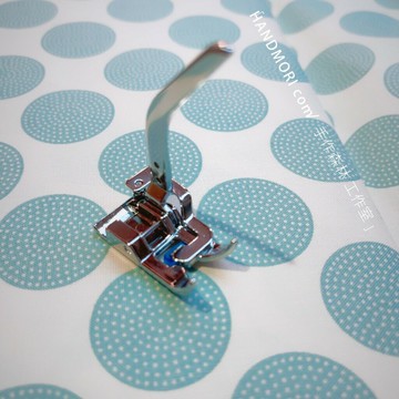 手作森林 台灣製 針織同步壓腳 彈性布 彈性布壓腳 壓布腳 家用車 壓腳 家庭用縫紉機 台製 通用壓腳 H001