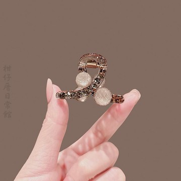 🔥3件8折🍊臺北出貨🍊可開發票高級感小抓夾半扎髮量少鯊魚夾又字少髮量亮鑽小發抓公主頭髮夾