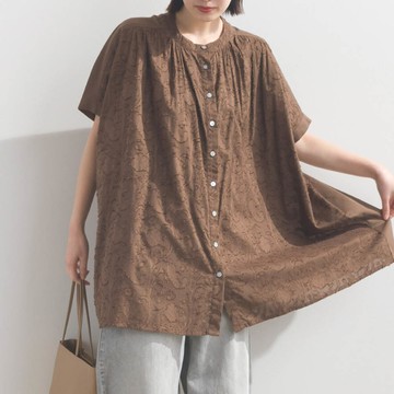 日本 OMNES - 100%棉 透膚感緹花短袖寬版襯衫-咖啡