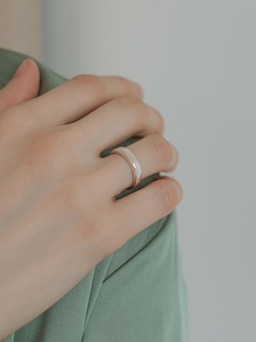 Sterling Silver Minimalist Hill Ring