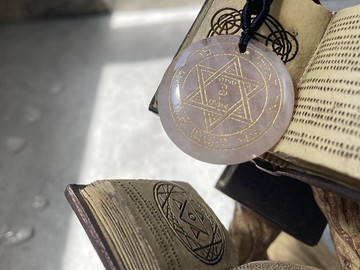 【所羅門鑰匙_火星護符。粉水晶吊墜】引導內在力量、勇氣、熱情