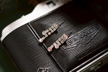 【老飾品/西洋老件】VINTAGE AB彩鑽萊茵石古著針式耳環