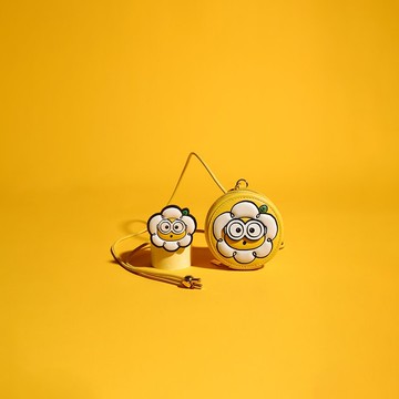 【滿額贈】Minions Daisy 牛皮革迷你斜揹袋 新品 新年禮物