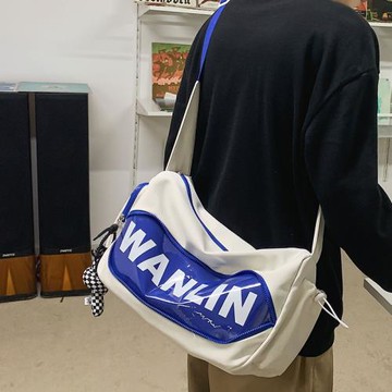 潮牌運動健身包男款大容量休閑斜挎背包學生撞色單肩戶外旅行包女