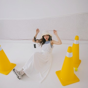 QUEENSHOP_ S 女裝 荷葉腰頭設計細肩連身長洋裝 兩色售 現+預 【01087052】