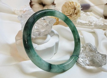 天然翡翠A貨緬甸玉綠飄花 玉鐲 圓骨鐲