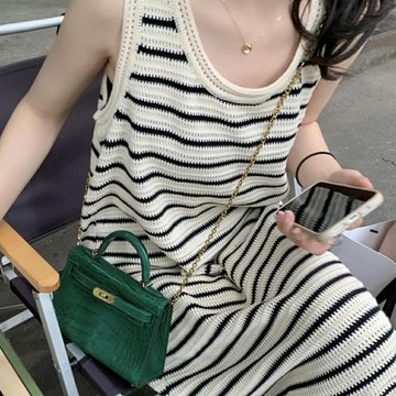 條紋無袖洋裝 針織洋裝 連身裙 鏤空條紋針織連衣裙女 法式寬鬆顯瘦背心裙 洋裝 夏天洋裝 洋裝【1974F】