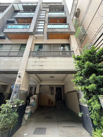 美術館青海商圈五房雙車社區透天		｜高雄市鼓山區環河街