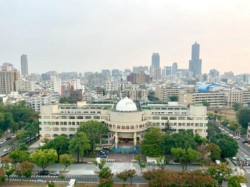美麗島雙捷運-無敵景觀2改1房+車位｜高雄市新興區新興路