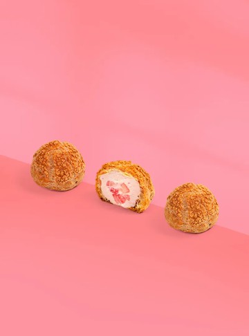 吃一口，是戀愛的滋味🍓💕【熊夫人甜點】草莓泡芙12入組🍓茶酒泡芙12入組🍷甜滋滋 酸酸甜甜好幸福～😍(SHOPPING99)