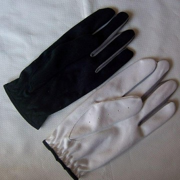 高爾夫手套 男士透氣舒適耐磨進口超纖布經典手套 白黑色工廠直銷（滿400元出貨哦）