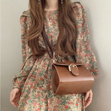 2023新款法式驚艷設計感小眾雪紡碎花連衣裙女春秋長袖打底茶歇裙