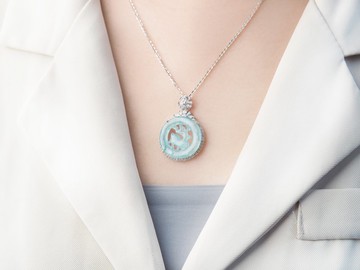 雪地靈鹿 | 冰種飄雪淺藍翡翠 | 天然A貨翡翠項鍊