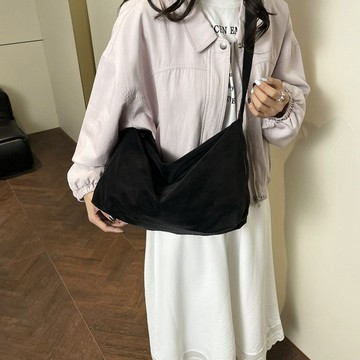 風度嚴選❤️ 韓版休閒 大容量腋下包包女式 揹包 2026新款 簡約麂皮絨單肩枕頭包包