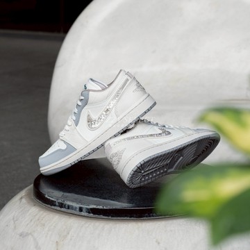 【逢甲 FUZZY】W Air Jordan 1 Low 奶白灰藍 珍珠亮片 IH7323-100
