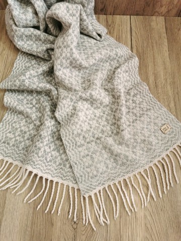 Handwoven by Carina | 手織牦牛絨羊毛圍巾