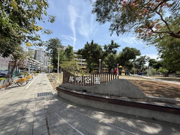 英明商圈文化中心邊間美兩房｜高雄市前鎮區建華街