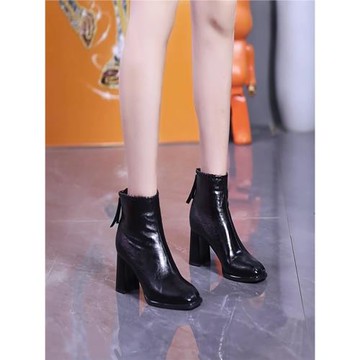 法式粗跟短靴女2025年秋冬季新款洋氣百搭加絨方頭瘦瘦靴高跟靴子