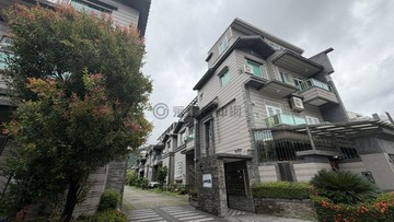 美濃市區大地坪/面寬/大露台景觀山景綠意車墅｜高雄市美濃區自強街一段