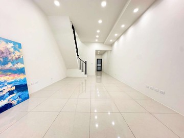 楊小扁~鄰大寮河堤四套房翻修美透天｜高雄市大寮區溪寮路二段