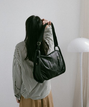 supportingrole廓形方正百搭輕量真皮肩斜背包 黑