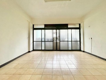 中興商圈一手屋生活機能便利4房孝親透天｜台中市大里區中興路二段