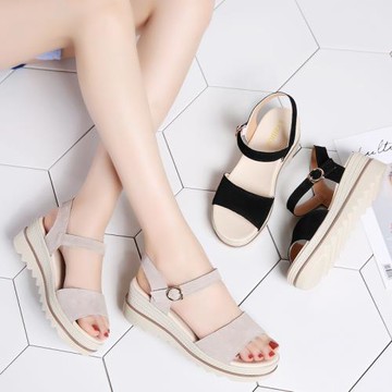 坡跟涼鞋女2025年夏天新款一字扣帶高跟松糕防水臺舒適厚底女鞋子