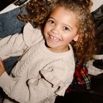 Brands4kids 菱格麻花米色荷葉長袖針織上衣_DAILYSEVEN系列