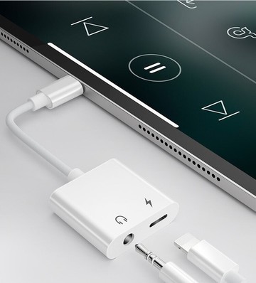 【通話、充電、音樂】Apple Lightning 8Pin + 3.5mm 音訊輸出 隨插即用/耳機轉接線/線控