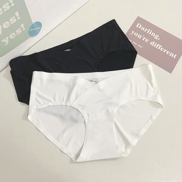 Twenty one低腰無痕款～夏季薄款簡約舒適冰絲裸感低腰三角內褲女