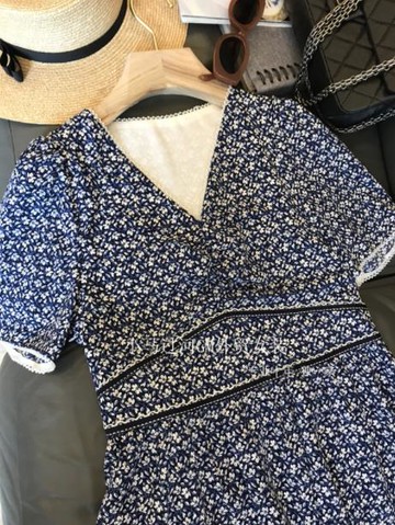 美得讓人心動！質感狂好~法式珍珠鑲邊收腰V領碎花連衣裙女春季夏