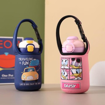 手提斜跨杯套 迪士兒童尼420毫升吸管保溫杯防摔保護套 上學專用