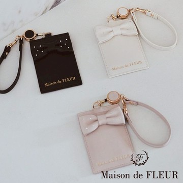 Maison de FLEUR 立體感蝴蝶結伸縮票卡套(08000178400)