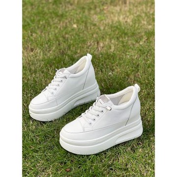 內增高厚底9CM水鉆小白鞋女2026年春季新款百搭小個子真皮松糕鞋