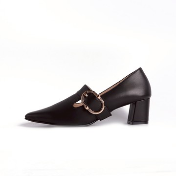 俐落小方頭跟鞋低調黑色