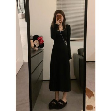 秋冬季收腰修身顯瘦氣質赫本風長裙子女設計感緊身內搭針織連衣裙