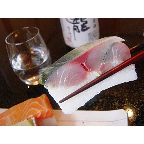 極厚！福井の生さばとサーモンの半分ずっこ ：福井一、鯖を扱う料理店の押し寿司